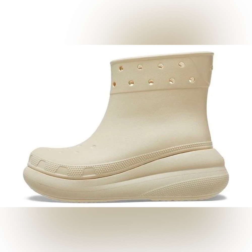 Croc Classic Crush Boot in Bone Women’s 12 Men’s 10 Pre-owned